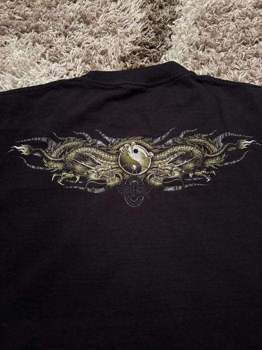 Чорна футболка з яскравим принтом “Дракон і тигр”
