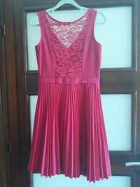Sukienka w pięknym kolorze