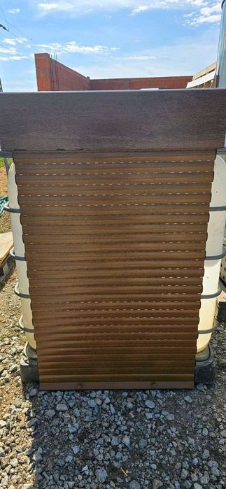Roleta zewnętrzna aluminiowa o wymiarach szer  149 cm x wys 176cm