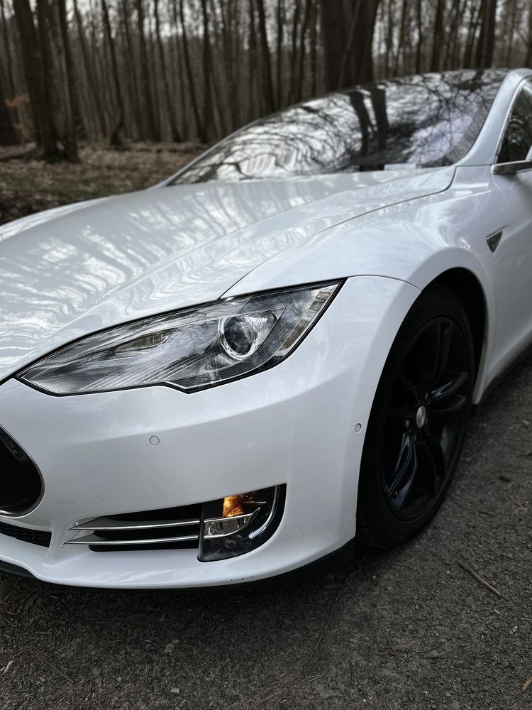 Tesla Model S 70D 70kWh Dual Motor 328к.с. 2015 piк