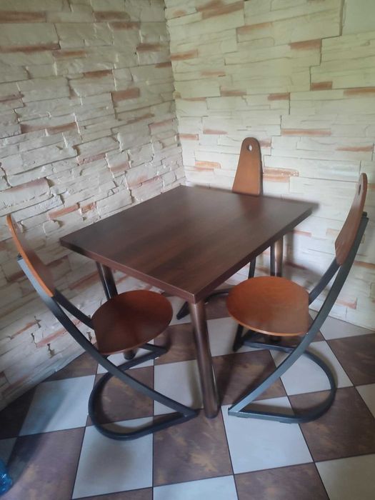 Stól kuchenny +4 krzesła