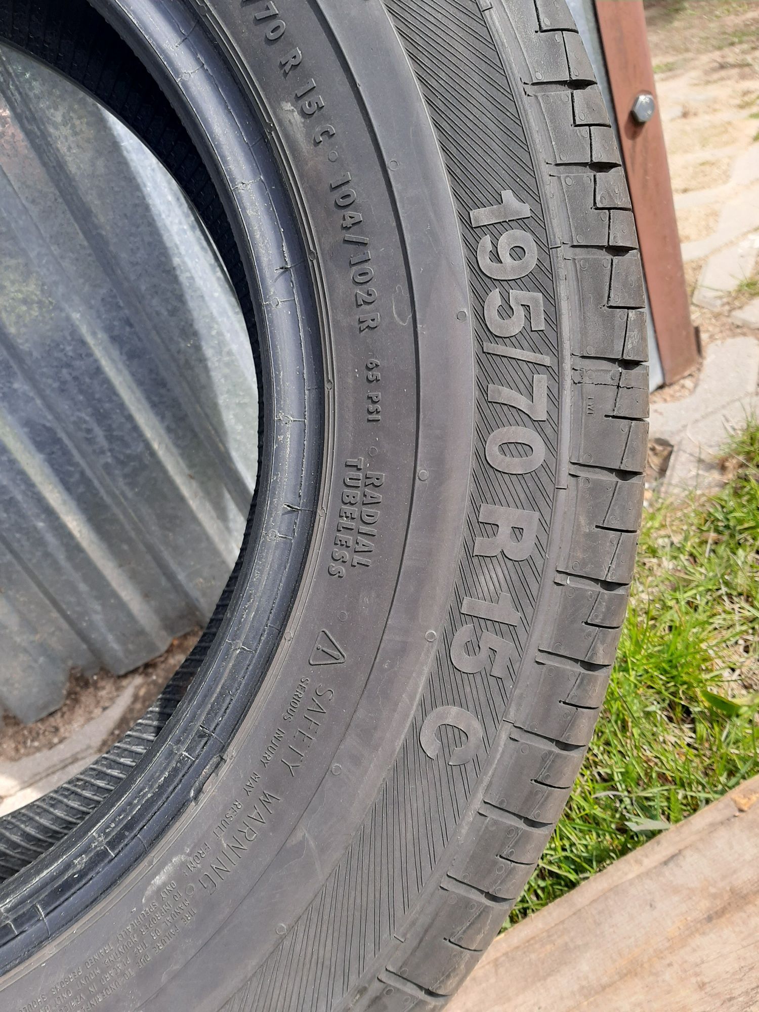 2x Opony letnie 195/70R15C Barum Vanis 2 / Demo / Jak Nowe