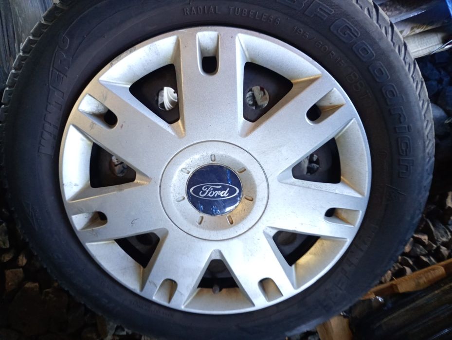 Opony zimowe z felgami stalowymi Bfgoodrich 195/60/15
