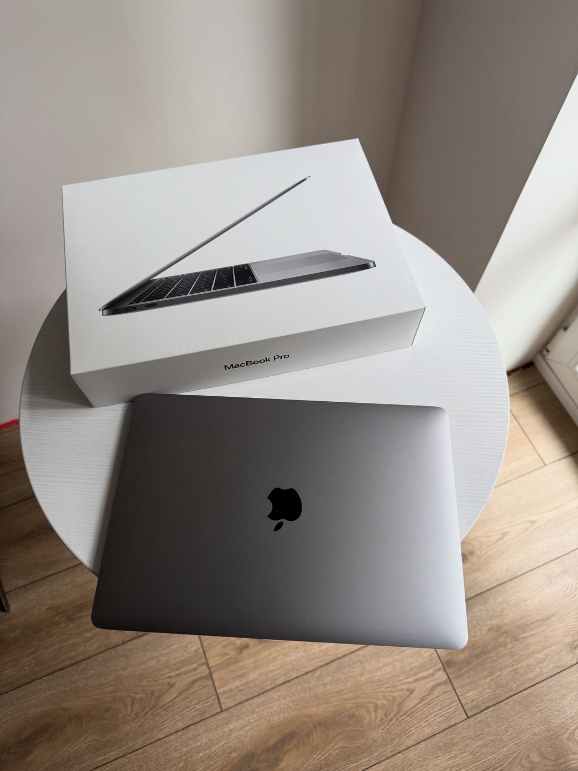 MacBook Pro 2017 13" 16/256GB i5 2.3GHz