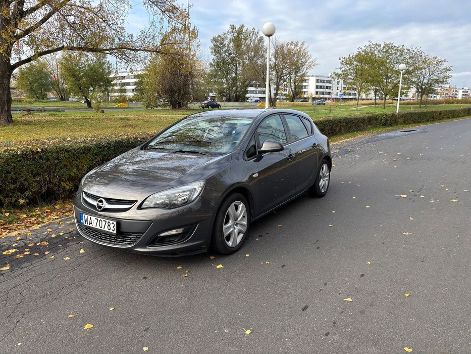 Opel Astra Opel Astra J 1,6 + LPG, Salon Polska, stan BDB + koła zimowe