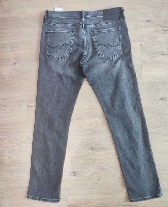 Чоловічі джинси сірого кольору розмір 32/30