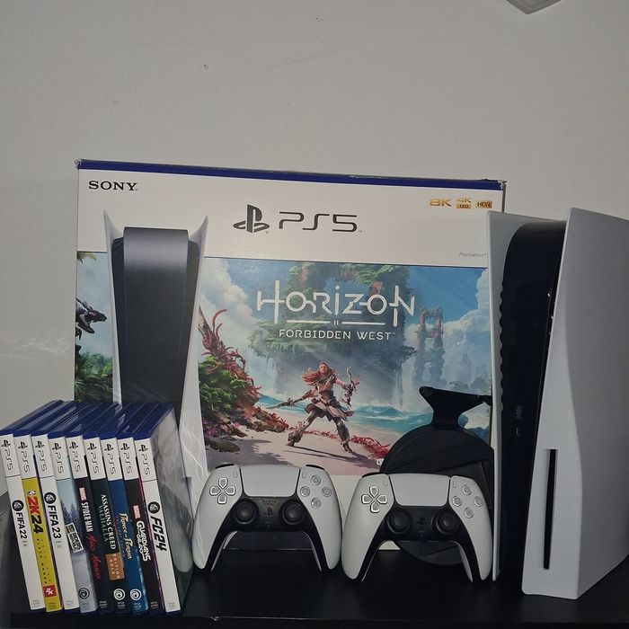 PlayStation 5 + 2 comandos + 9 jogos PS5 — €580