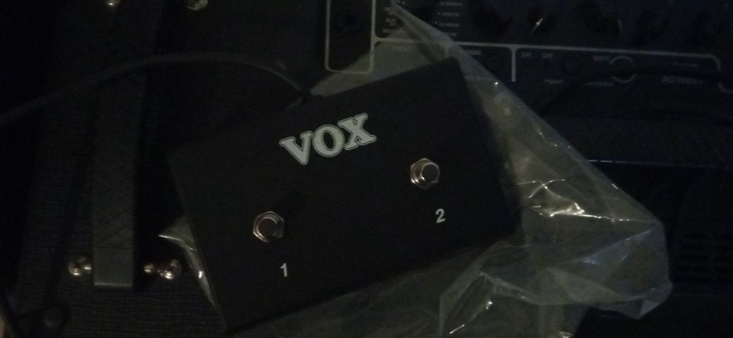 Amplificador VOX AD 100 VT
