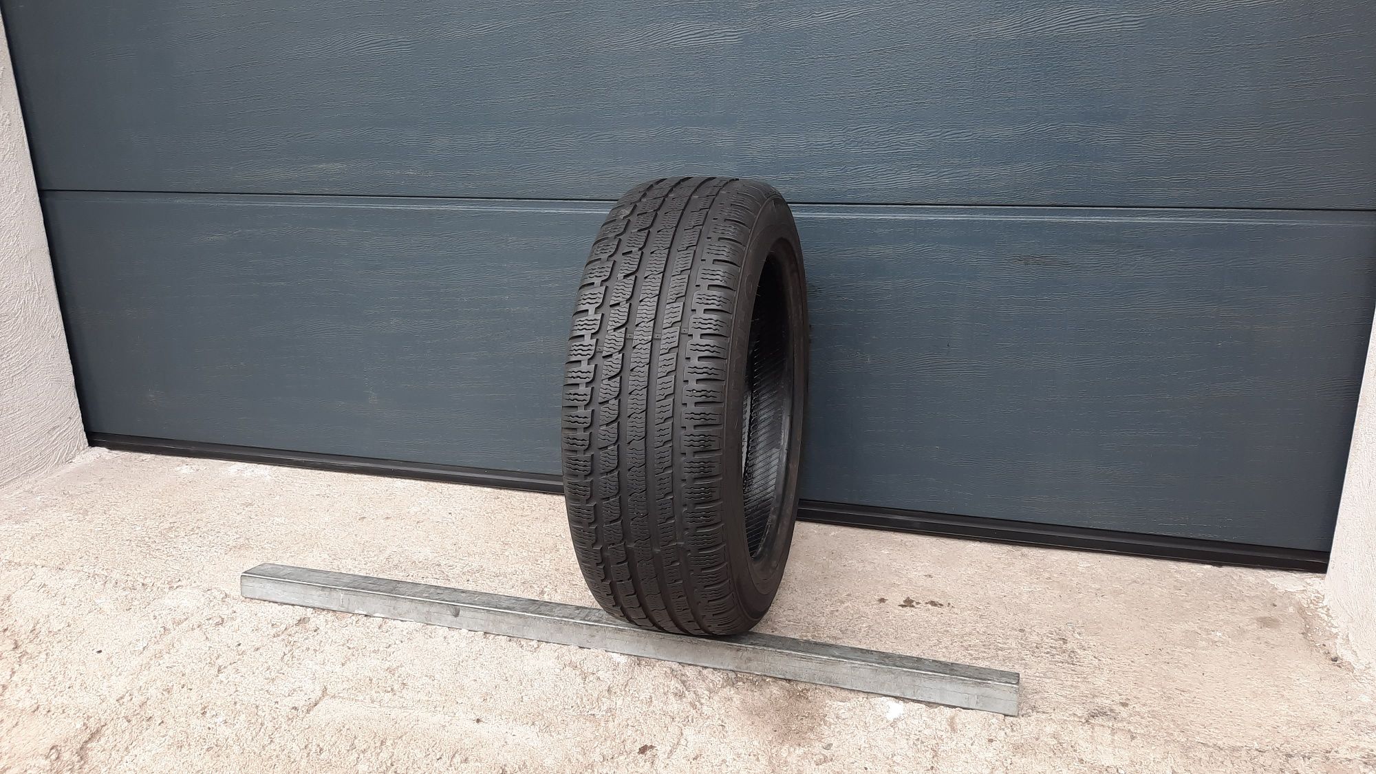Kumho 205/55 R17 I'ZEN KW 27