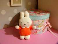Miffy Nijntje pozytywka maskotka króliczek pomarańczowy 22cm