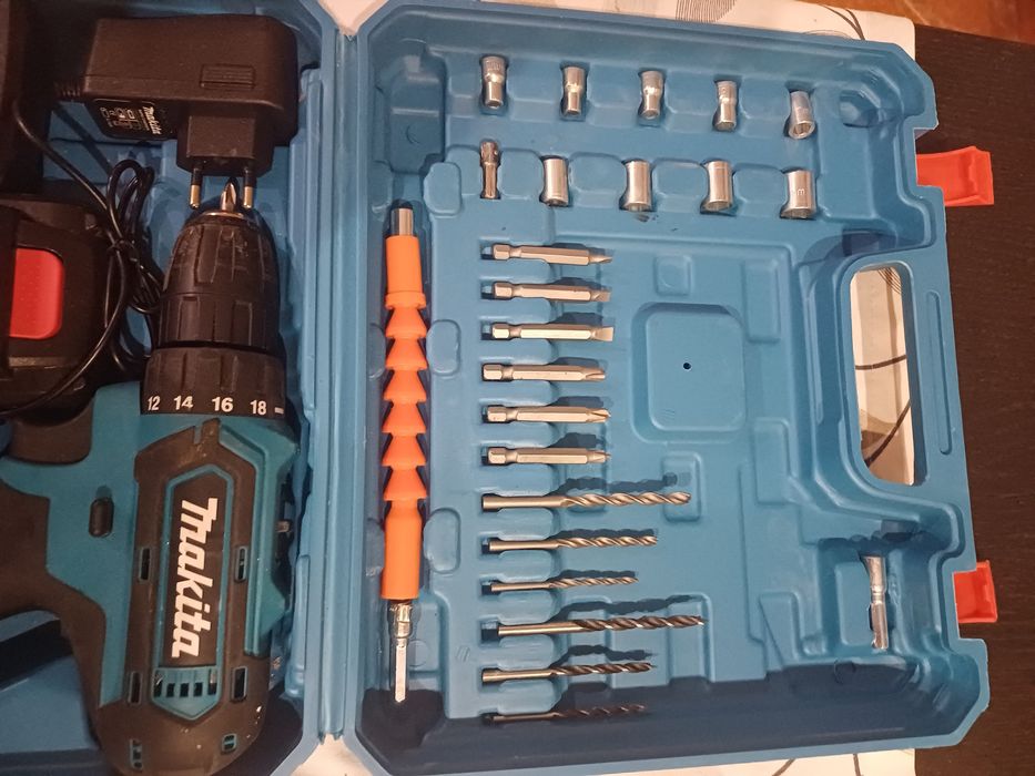 Шуроповерт makitta.