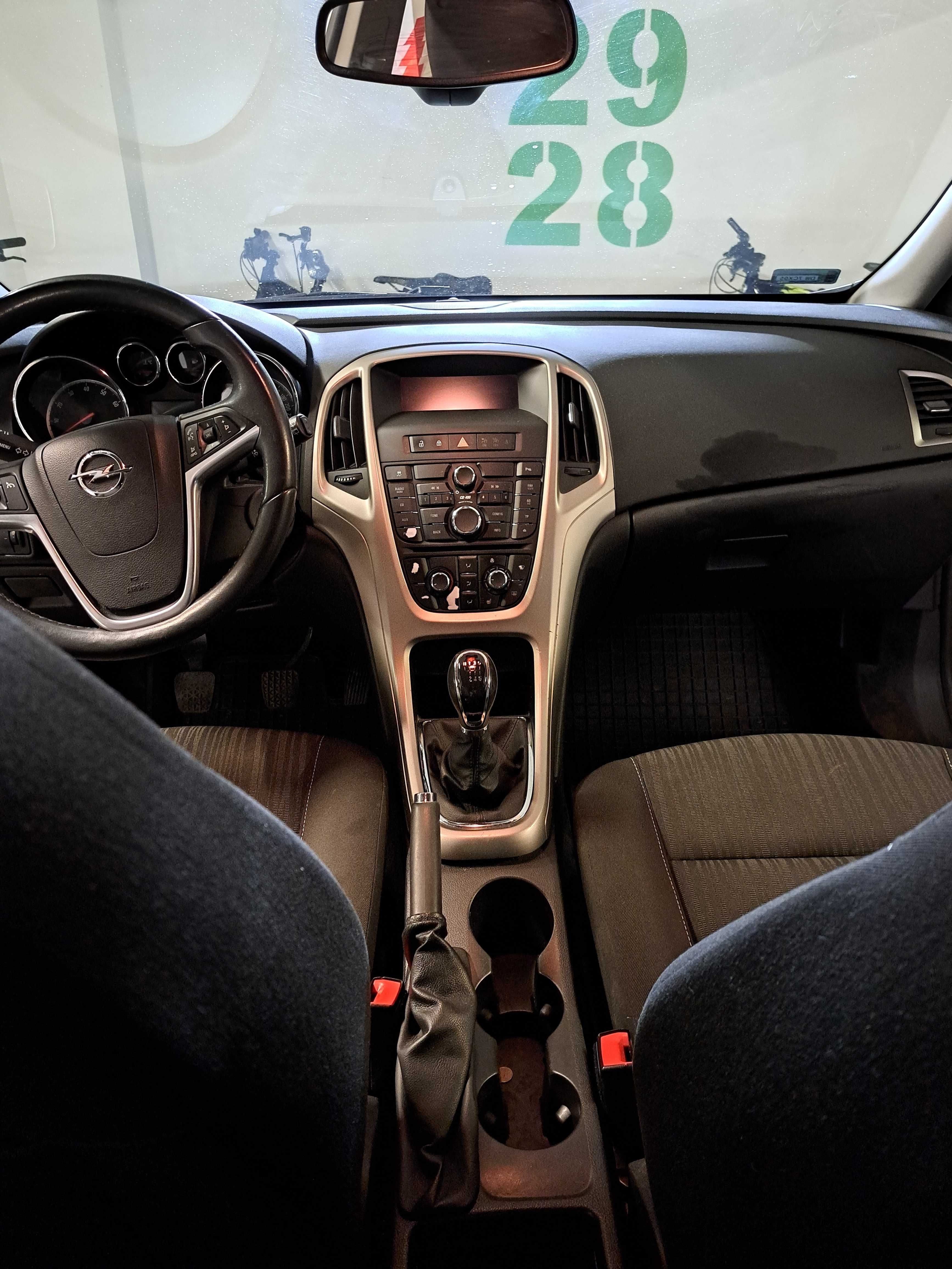 Opel Astra IV J 1.4 Turbo Benzyna