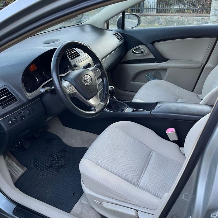 Toyota Avensis 2.0 2009r Salon PL