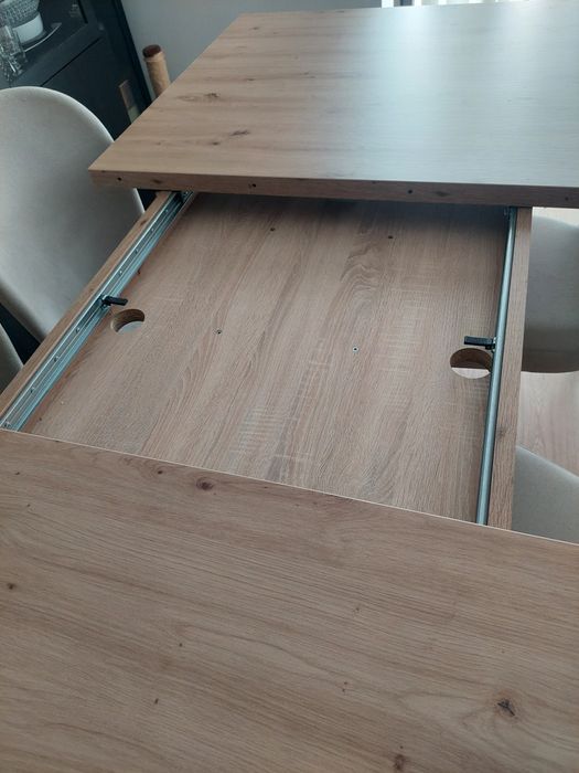 Mesa de sala extensível 180-230cm + conjunto de quatro cadeiras