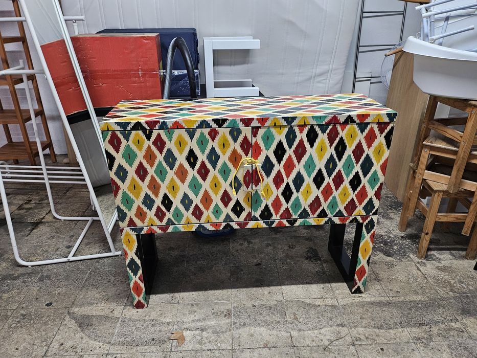 Cómoda Arlequim pintada à mão