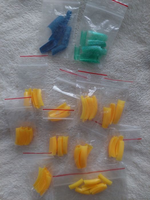 Kolorowe tipsy z kieszonką