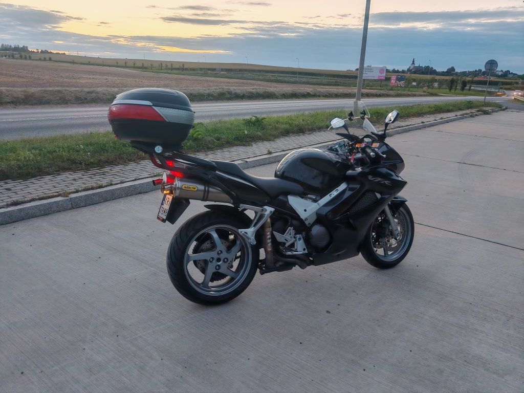 Na sprzedaż Honda VFR 800