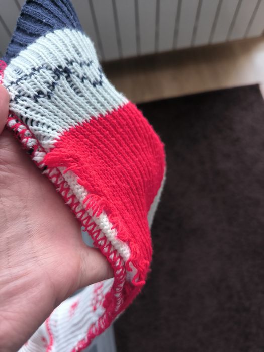 Świąteczny sweter w pingwiny rozmiar M