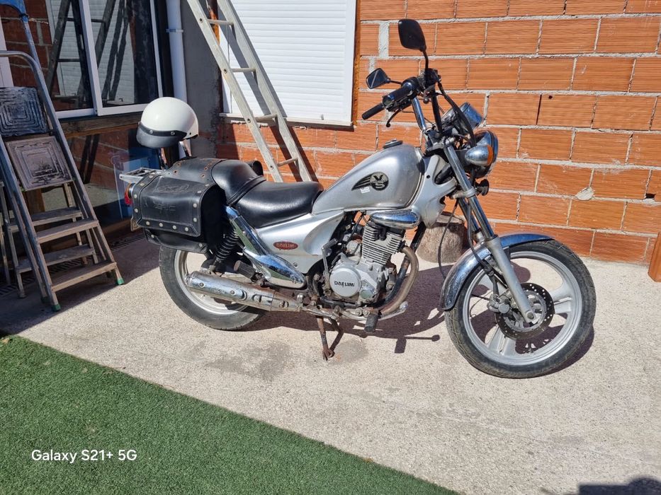 Vendo mota daelim 125