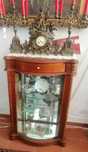 2 Móveis/ Vitrine em madeira maciça ( Vendo individual) Ler Descrição