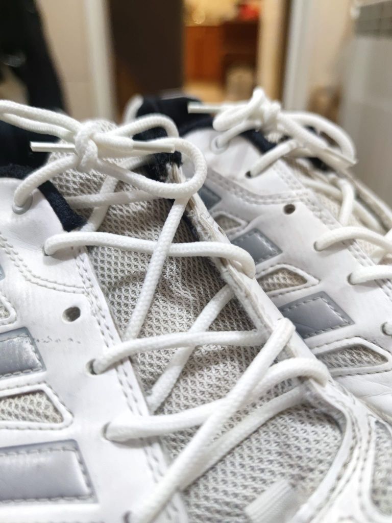 buty sportowe na halę adidas halówki classic performance 41 1/3 białe