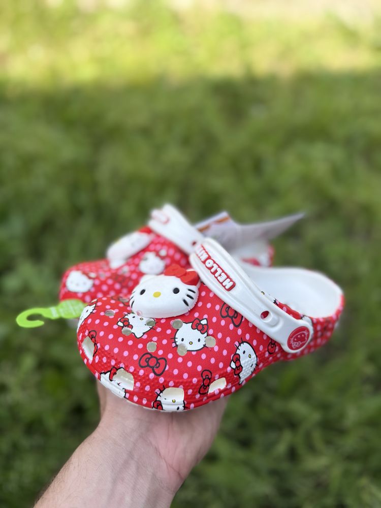 Дитячі крокси для дівчинки hello kitty crocs для девочки купить
