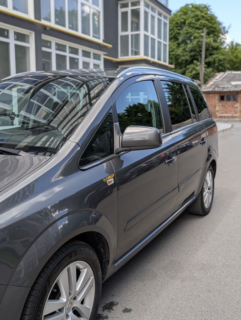 Opel Zafira 2010 року тільки що з Німеччини