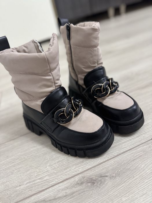 Взуття на дівчинку зимові черевики. 35 розмір