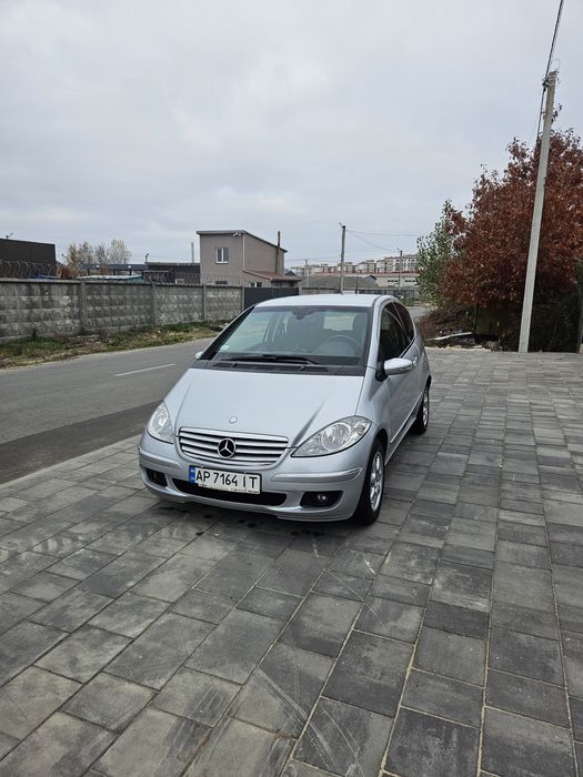 Mercedes-Benz A180