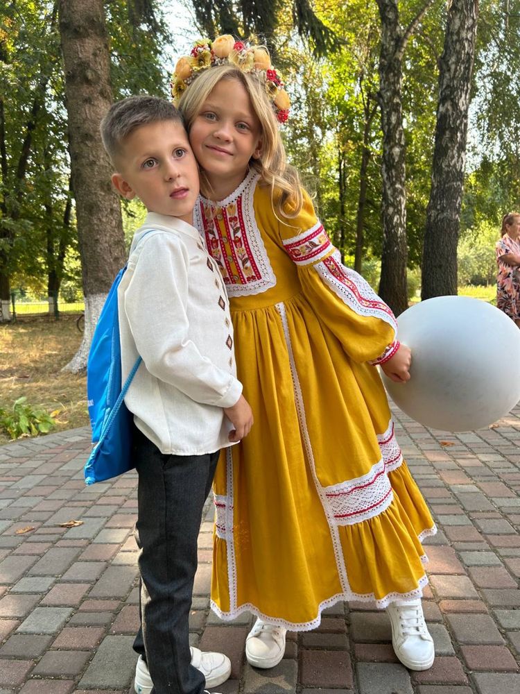Українська сукня ,вишиванка