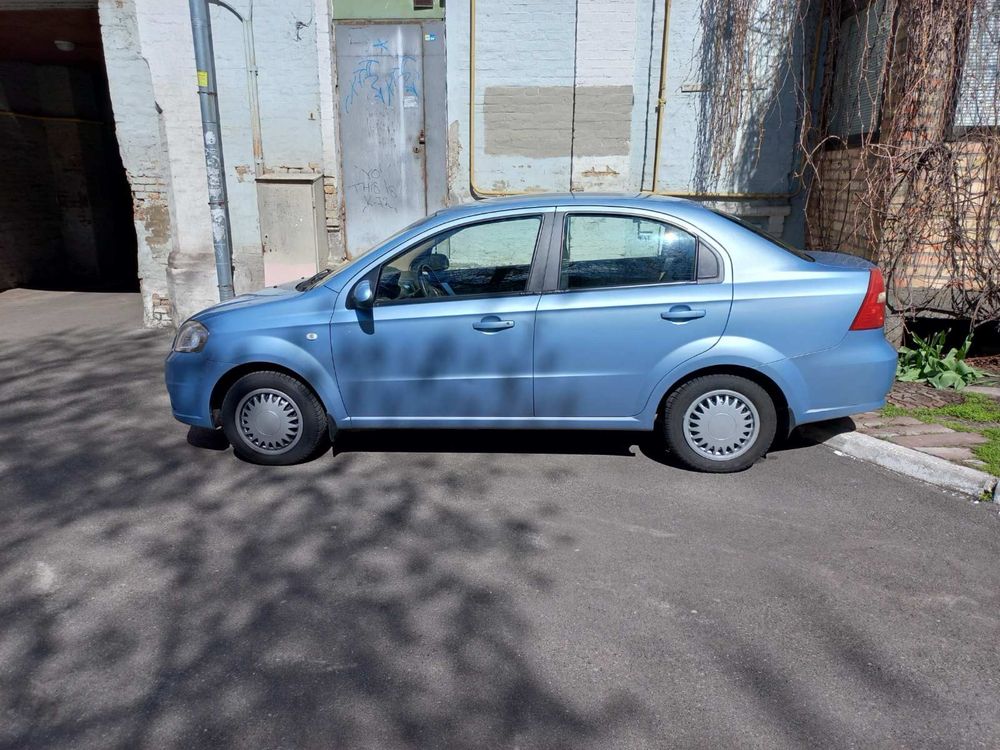 Продавм chevrolet aveo