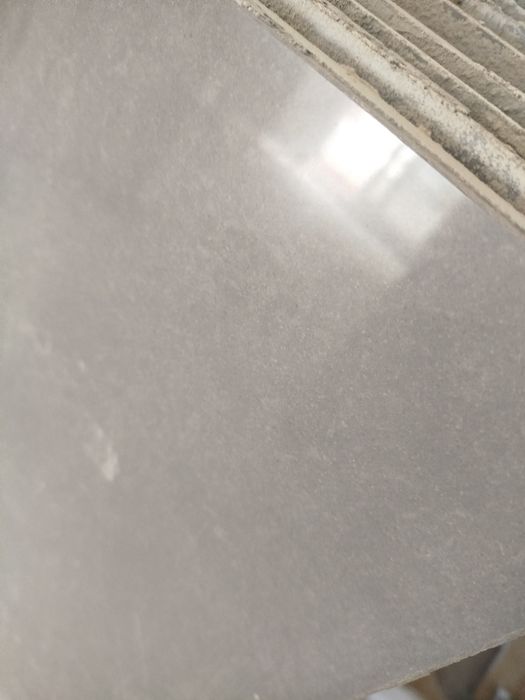 Pavimento cerâmico cinza 60cmx60cm