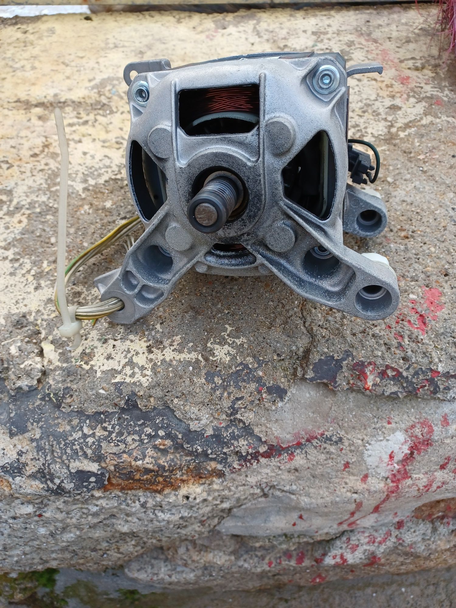 Motor de máquina de lavar Indesit ,whirlpool