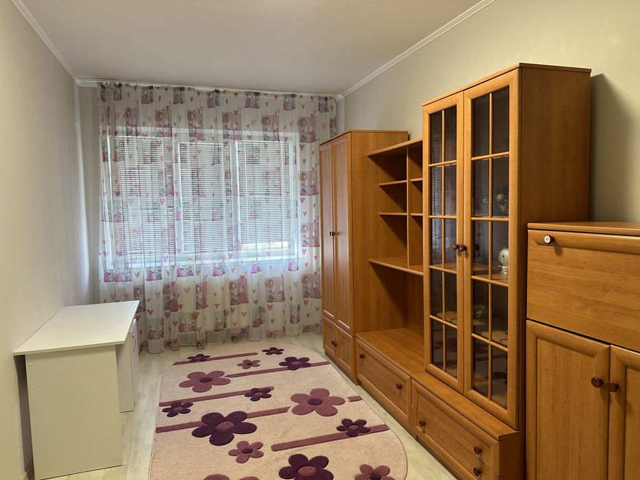 Продаж 3-х кімнатної з гаражем
