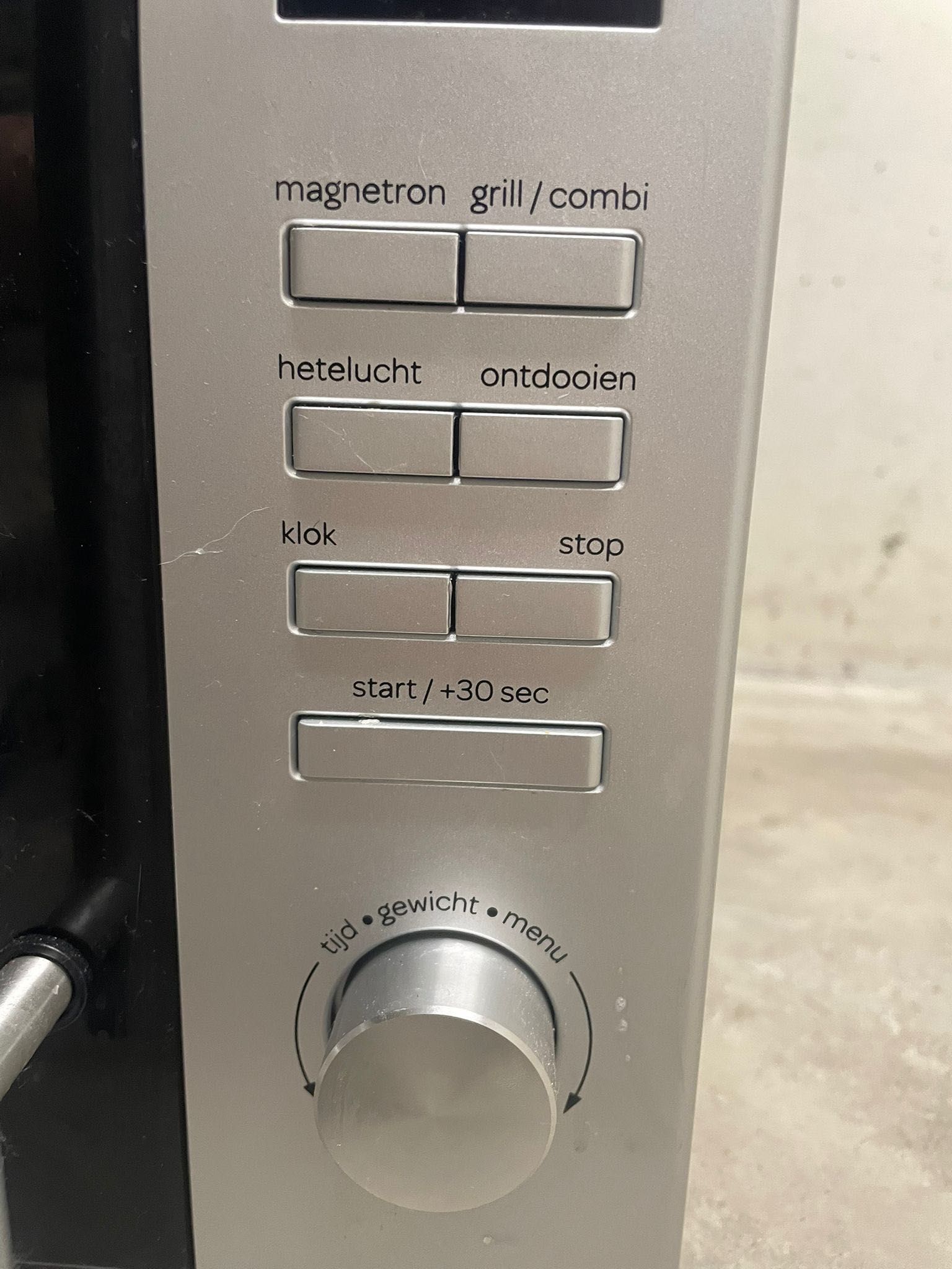 Inventum MN305C – mikrofalówka z grillem i piekarnikiem – 30L