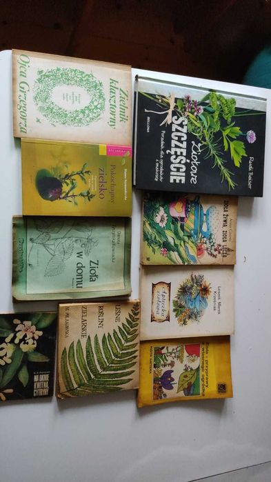 Książki i zeszyty dot. zielarstwa, ziołolecznictwa