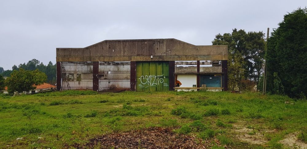 Armazém para reconstrução Canedo - Vila Maior