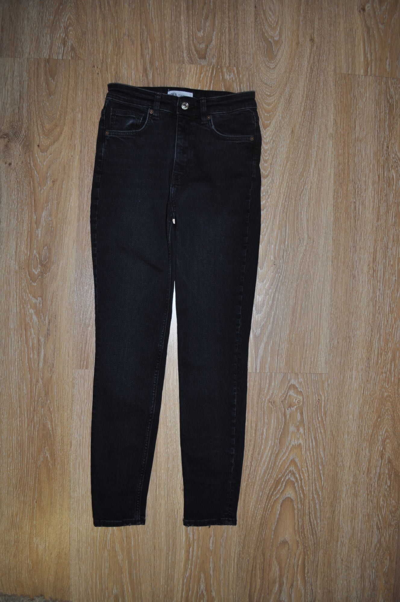 Базовые черные скинни, джинсы с высокой посадкой Zara