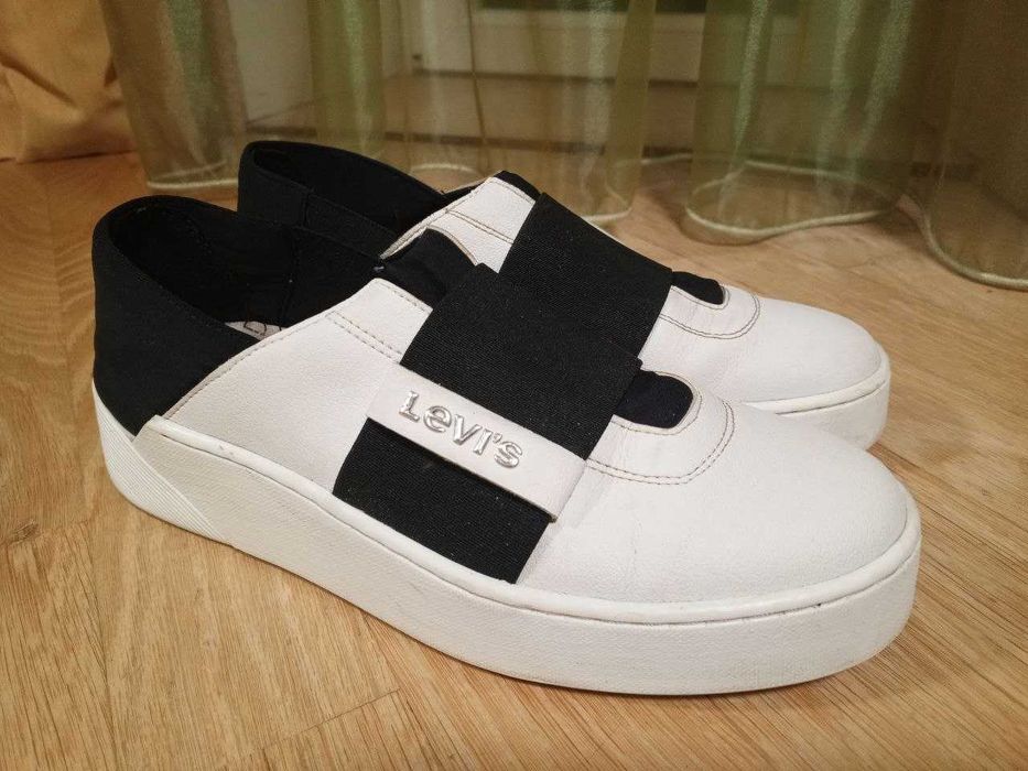 Сліпони Levi's розмір 39-40