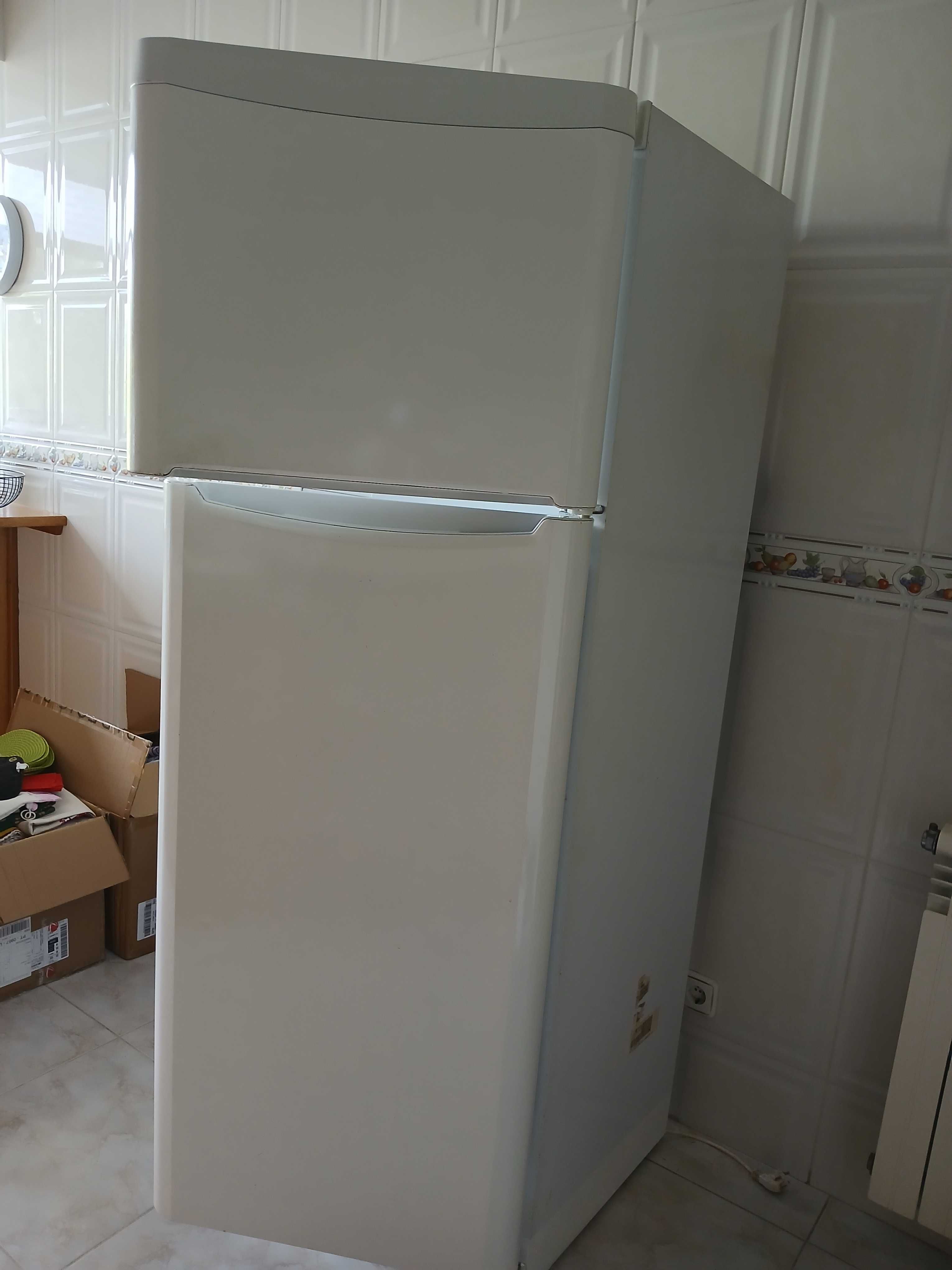 Frigorífico Indesit