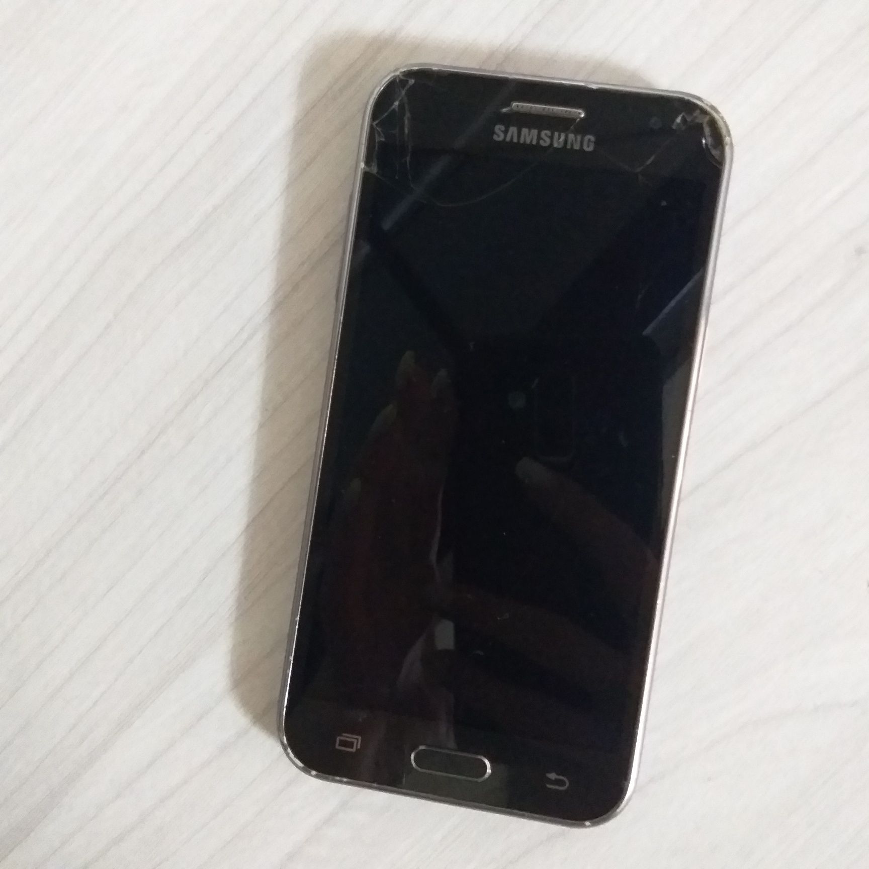 Продам Samsung J2