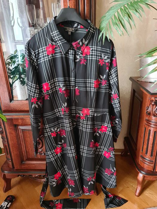 Нарядне плаття в ідеальному стані