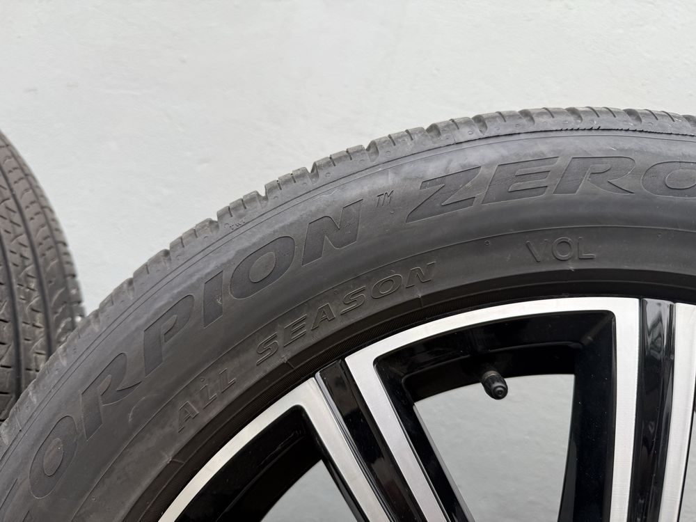 Volvo XC40 XC60 koła felgi 19 cali całoroczone Pirelli