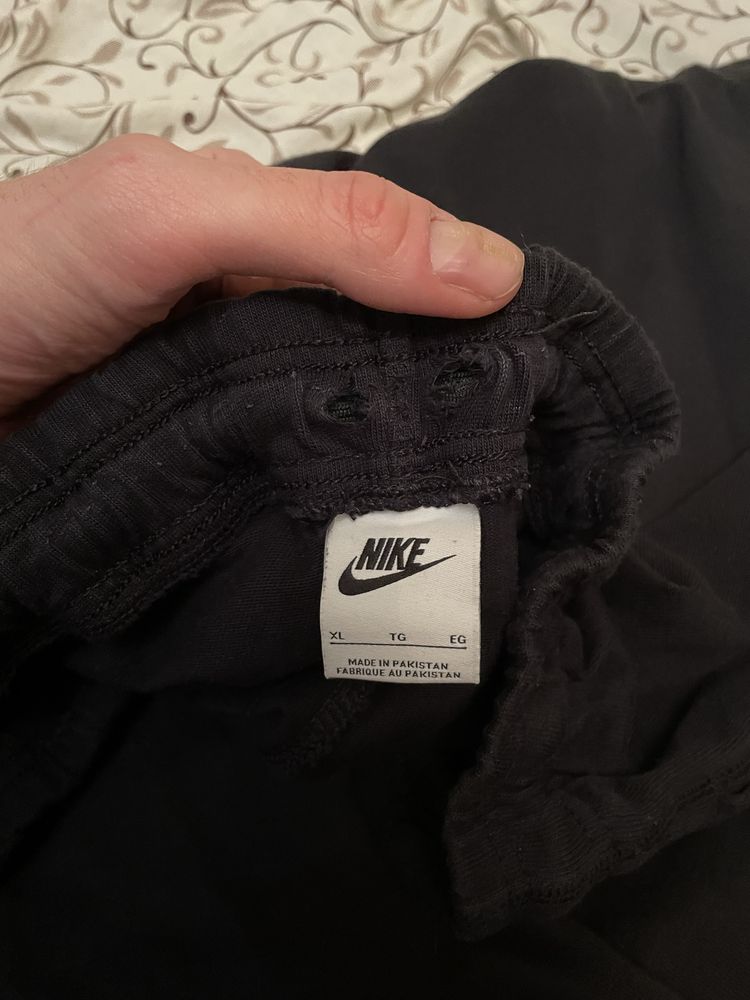 Спортивные штаны Nike