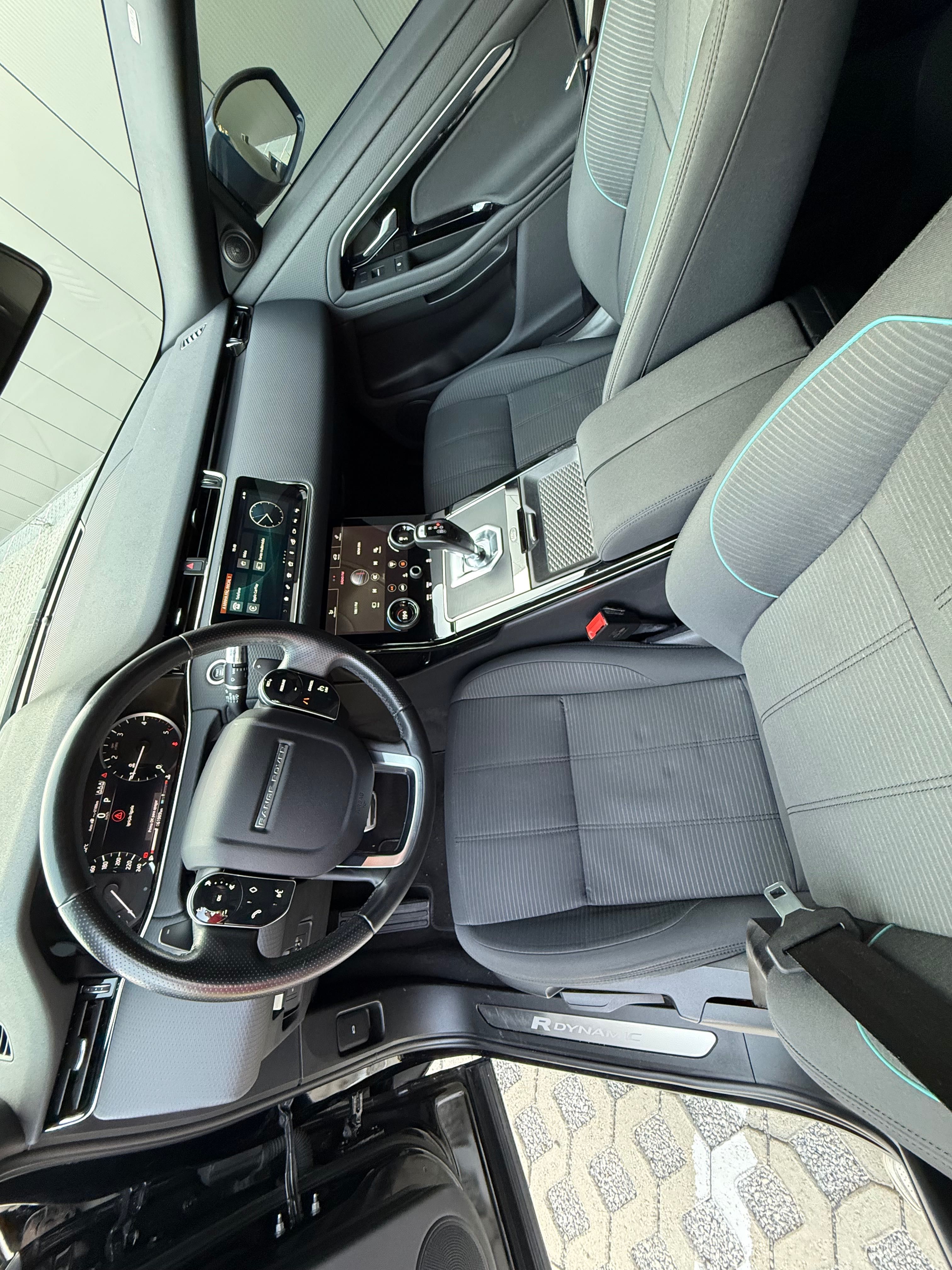 Land Rover Evoque R Dynamic 2.0 D150