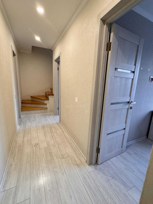 БЕЗ КОМІСІЇ! Єоселя!Продається 4-к таунхаус в Святопетрівському районі