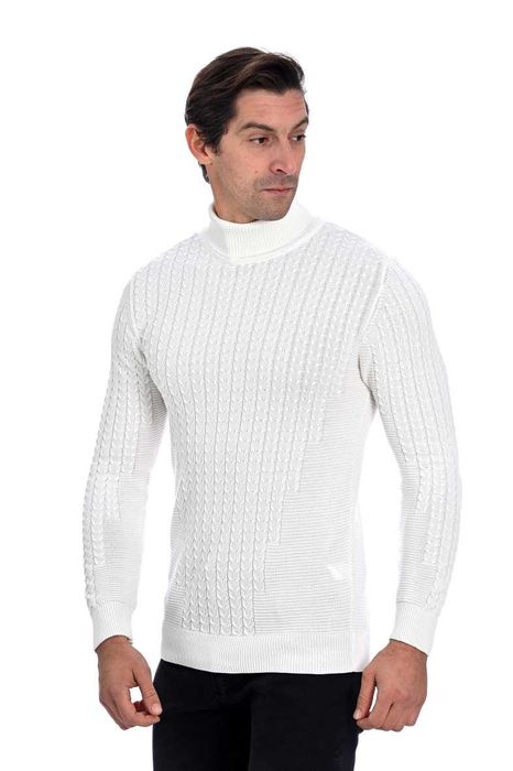 Golf z drobnym warkoczowym splotem - śmietankowy M