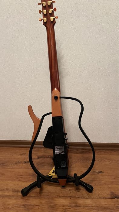 Безшумна гітара YAMAHA
