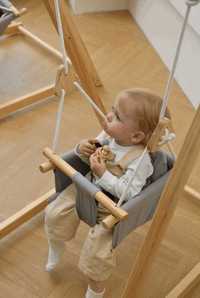 Avenlur Spruce - складна дерев'яна гойдалка для малюків, нова з США