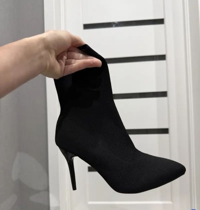 Нові жіночі ботильйони чорні 40,5 / 41